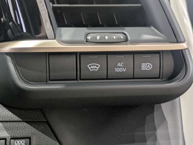 トヨタ クラウン　クロスオーバー　ハイブリッド ２．５ Ｇ アドバンスト レザー パッケージ Ｅ－ＦＯＵＲ ４ＷＤ R4年 (関東) 99