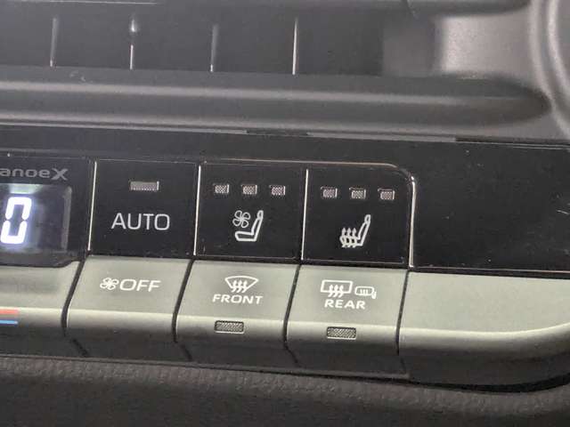 トヨタ クラウン　クロスオーバー　ハイブリッド ２．５ Ｇ アドバンスト レザー パッケージ Ｅ－ＦＯＵＲ ４ＷＤ R4年 (関東) 99