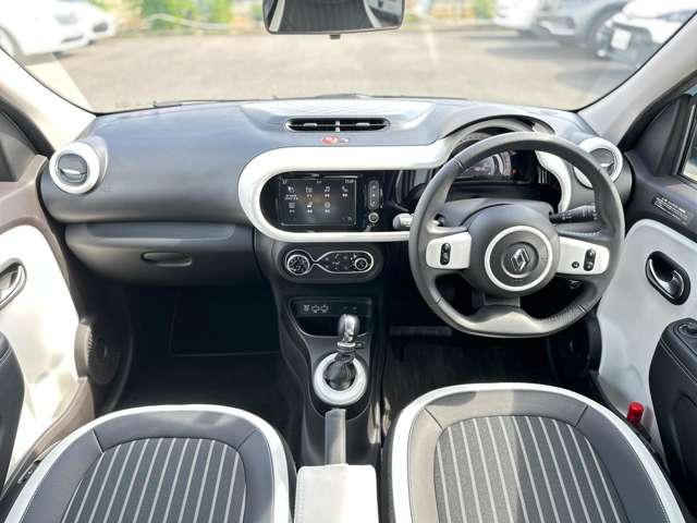 ルノー トゥインゴ インテンス　キャンバストップ R5年 (近畿) 99