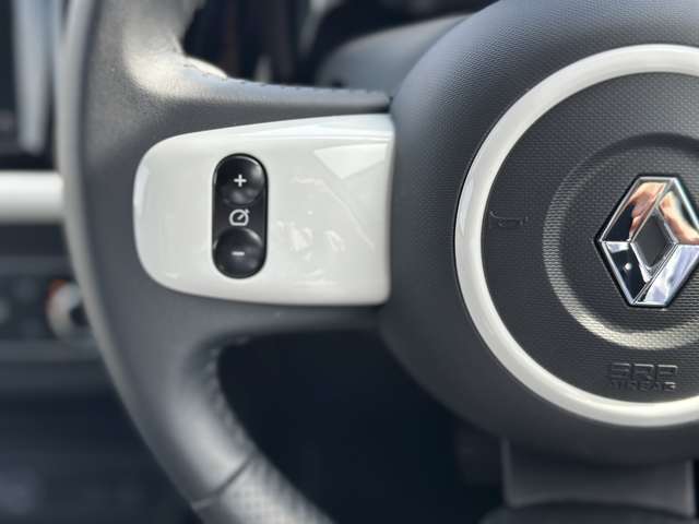 ルノー トゥインゴ インテンス　キャンバストップ R5年 (近畿) 99