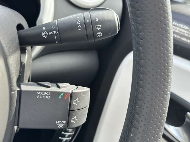 ルノー トゥインゴ インテンス　キャンバストップ R5年 (近畿) 99