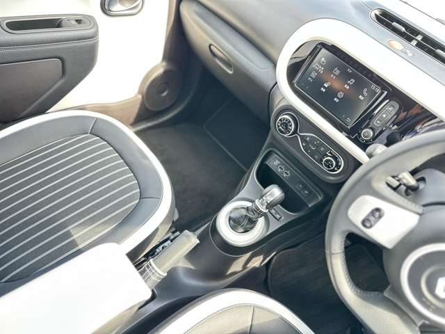 ルノー トゥインゴ インテンス　キャンバストップ R5年 (近畿) 99