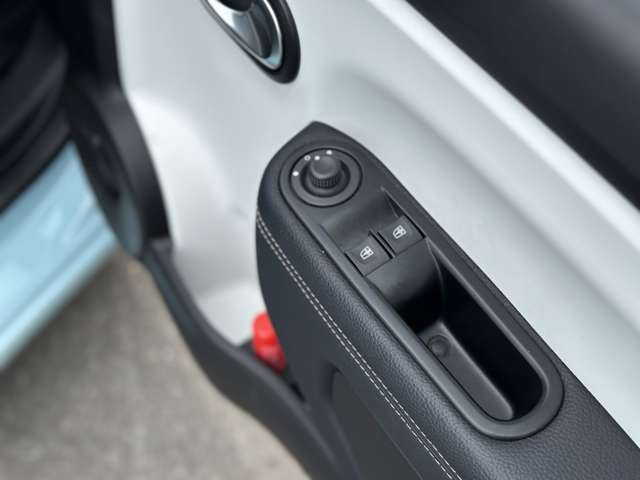 ルノー トゥインゴ インテンス　キャンバストップ R5年 (近畿) 99