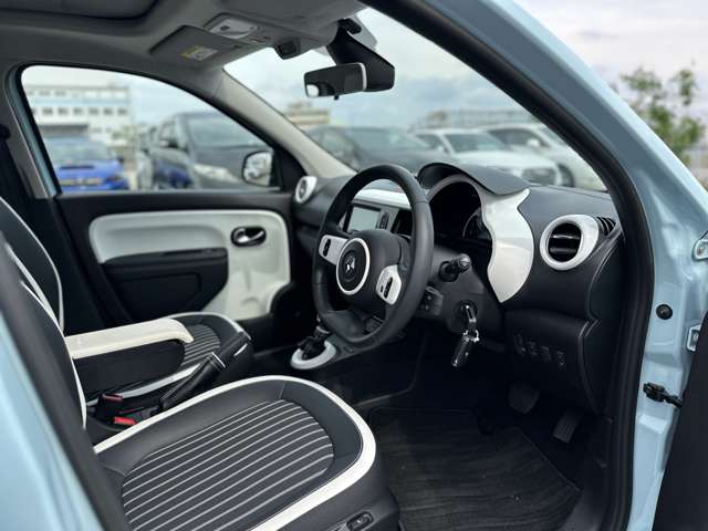 ルノー トゥインゴ インテンス　キャンバストップ R5年 (近畿) 99