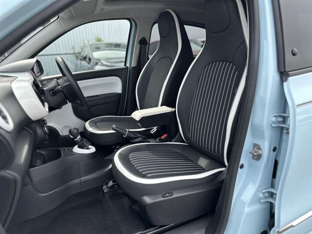 ルノー トゥインゴ インテンス　キャンバストップ R5年 (近畿) 99