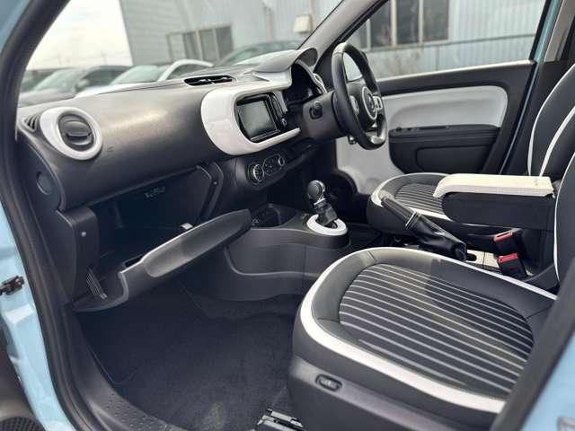 ルノー トゥインゴ インテンス　キャンバストップ R5年 (近畿) 99