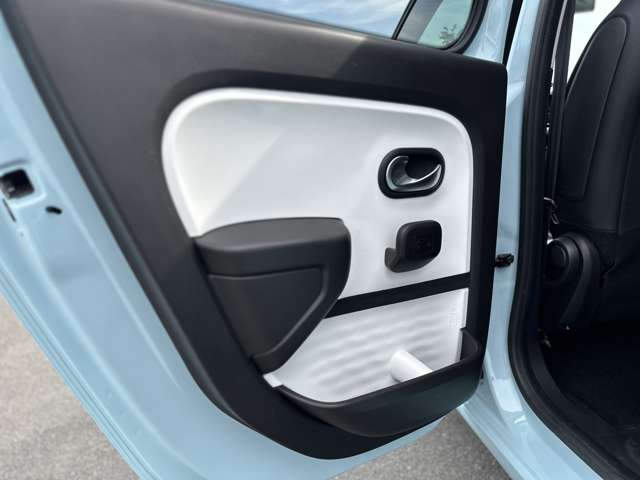 ルノー トゥインゴ インテンス　キャンバストップ R5年 (近畿) 99