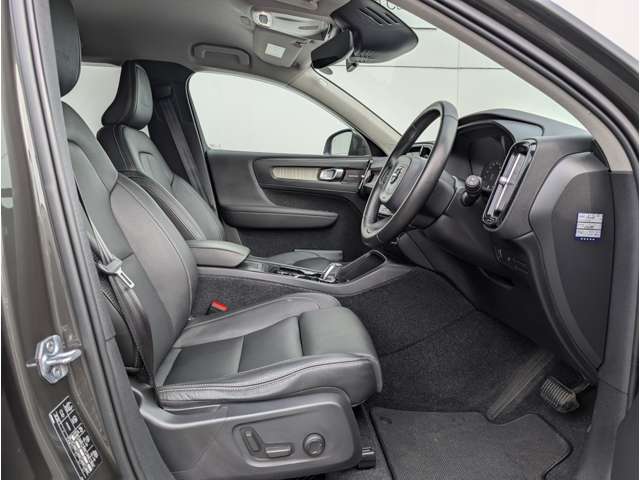 ボルボ ＸＣ４０ Ｔ４ ＡＷＤ インスクリプション ４ＷＤ H30年 (東北) 99