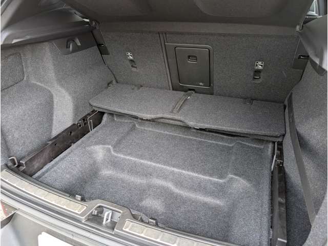 ボルボ ＸＣ４０ Ｔ４ ＡＷＤ インスクリプション ４ＷＤ H30年 (東北) 99