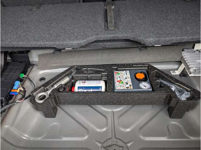 ボルボ ＸＣ４０ Ｔ４ ＡＷＤ インスクリプション ４ＷＤ H30年 (東北) 99