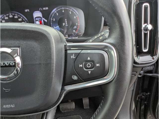 ボルボ ＸＣ４０ Ｔ４ ＡＷＤ インスクリプション ４ＷＤ H30年 (東北) 99