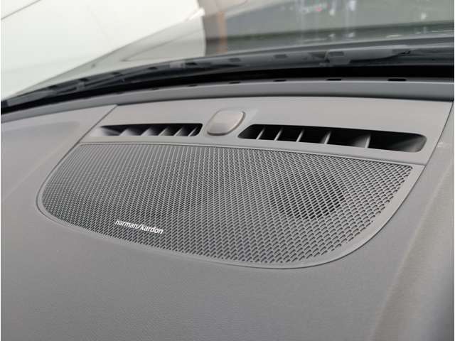 ボルボ ＸＣ４０ Ｔ４ ＡＷＤ インスクリプション ４ＷＤ H30年 (東北) 99