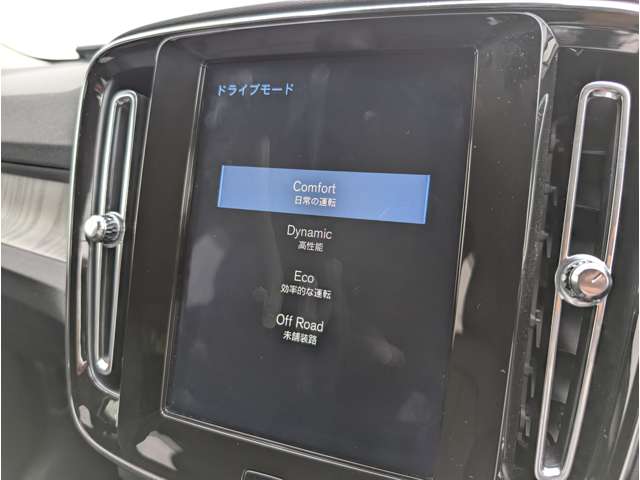 ボルボ ＸＣ４０ Ｔ４ ＡＷＤ インスクリプション ４ＷＤ H30年 (東北) 99