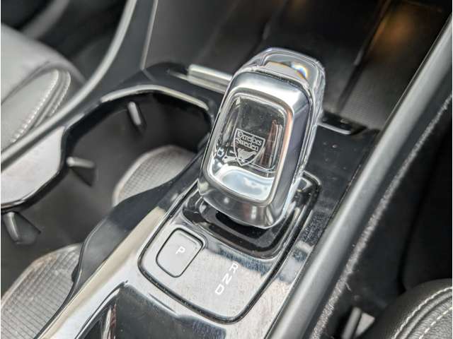 ボルボ ＸＣ４０ Ｔ４ ＡＷＤ インスクリプション ４ＷＤ H30年 (東北) 99