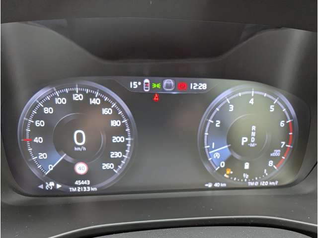 ボルボ ＸＣ４０ Ｂ４ ＡＷＤ インスクリプション ４ＷＤ R4年 (東北) 99