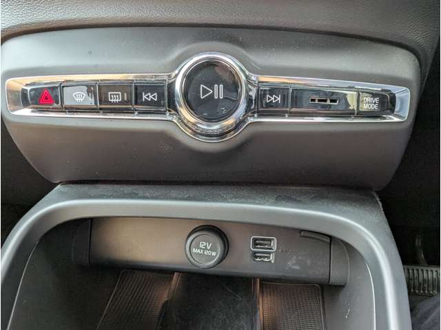 ボルボ ＸＣ４０ Ｂ４ ＡＷＤ インスクリプション ４ＷＤ R4年 (東北) 99