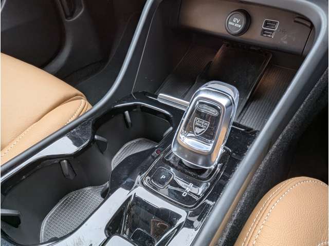 ボルボ ＸＣ４０ Ｂ４ ＡＷＤ インスクリプション ４ＷＤ R4年 (東北) 99