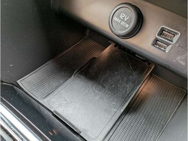 ボルボ ＸＣ４０ Ｂ４ ＡＷＤ インスクリプション ４ＷＤ R4年 (東北) 99