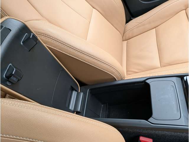 ボルボ ＸＣ４０ Ｂ４ ＡＷＤ インスクリプション ４ＷＤ R4年 (東北) 99