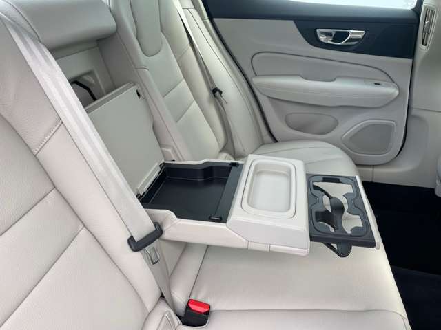 ボルボ Ｓ６０ Ｔ４　モメンタム R1年 (東北) 99