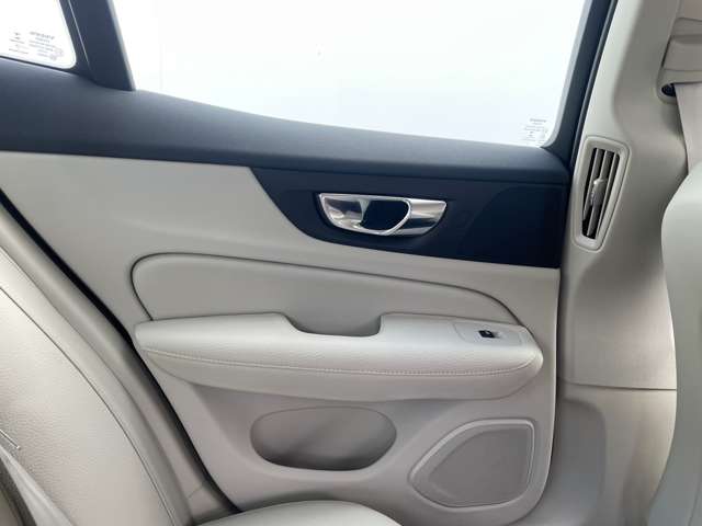 ボルボ Ｓ６０ Ｔ４　モメンタム R1年 (東北) 99