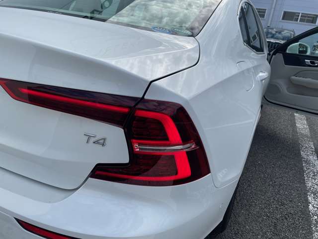 ボルボ Ｓ６０ Ｔ４　モメンタム R1年 (東北) 99