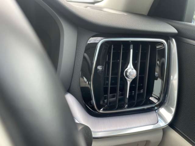 ボルボ Ｓ６０ Ｔ４　モメンタム R1年 (東北) 99