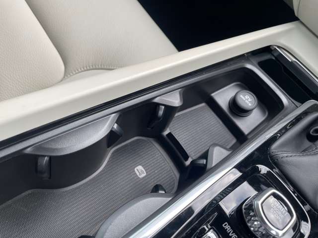 ボルボ Ｓ６０ Ｔ４　モメンタム R1年 (東北) 99