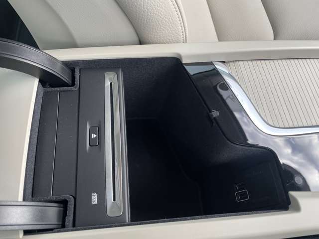 ボルボ Ｓ６０ Ｔ４　モメンタム R1年 (東北) 99