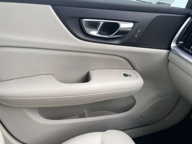 ボルボ Ｓ６０ Ｔ４　モメンタム R1年 (東北) 99