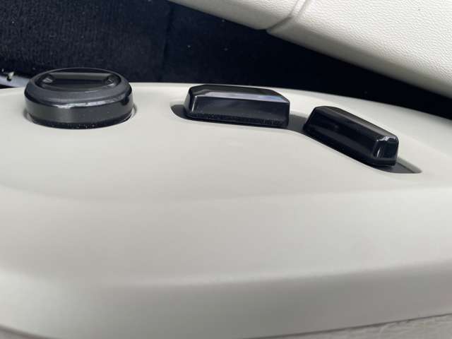 ボルボ Ｓ６０ Ｔ４　モメンタム R1年 (東北) 99