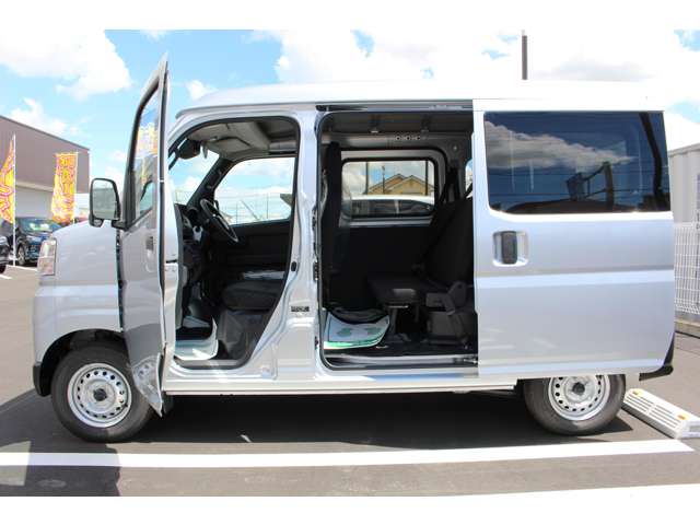 ダイハツ ハイゼットカーゴ ６６０ デラックス R7年 (関東) 99