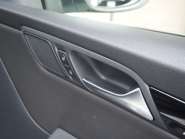 フォルクスワーゲン シャラン ＴＤＩ ハイライン ディーゼルターボ R4年 (近畿) 99