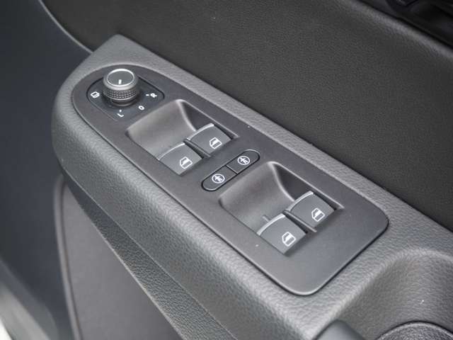 フォルクスワーゲン シャラン ＴＤＩ ハイライン ディーゼルターボ R4年 (近畿) 99