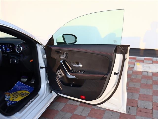 メルセデスベンツ ＣＬＡシューティングブレーク ＣＬＡ２００Ｄ ＡＭＧライン ディーゼルターボ R3年 (関東) 99