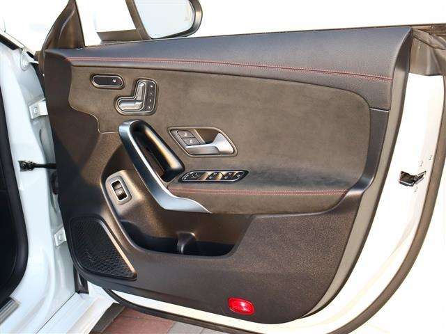 メルセデスベンツ ＣＬＡシューティングブレーク ＣＬＡ２００Ｄ ＡＭＧライン ディーゼルターボ R3年 (関東) 99