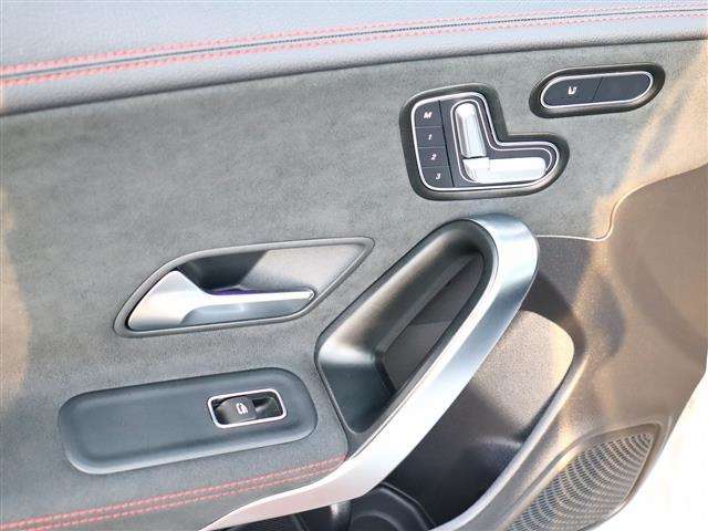 メルセデスベンツ ＣＬＡシューティングブレーク ＣＬＡ２００Ｄ ＡＭＧライン ディーゼルターボ R3年 (関東) 99