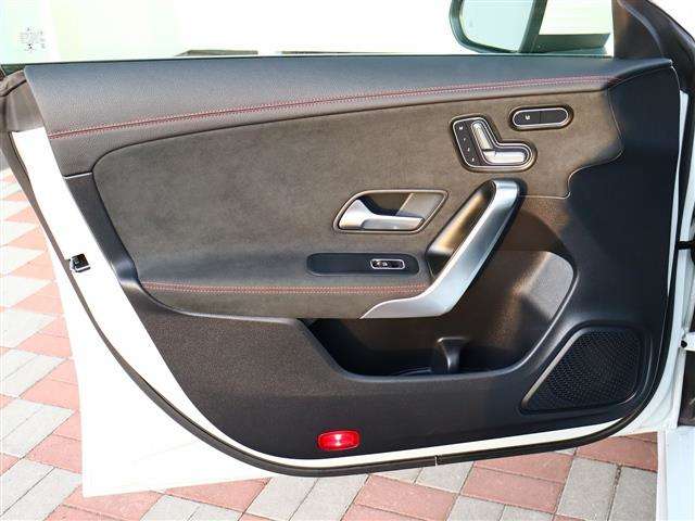 メルセデスベンツ ＣＬＡシューティングブレーク ＣＬＡ２００Ｄ ＡＭＧライン ディーゼルターボ R3年 (関東) 99