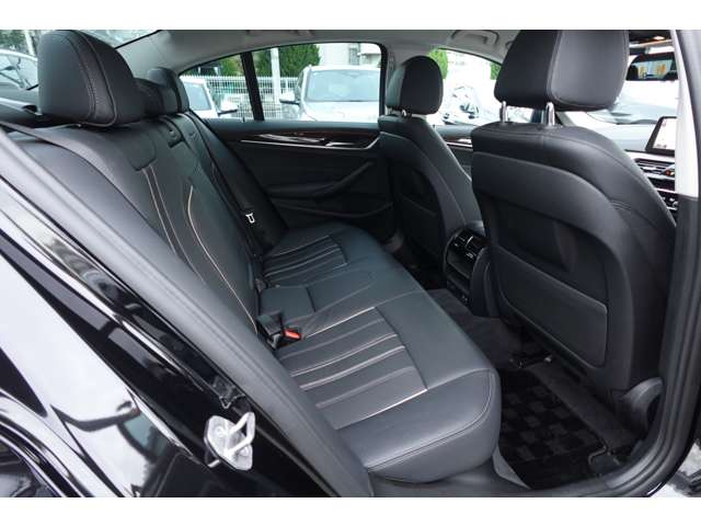 ＢＭＷ ５シリーズ ５２３ｉ　ラグジュアリー R3年 (近畿) 99