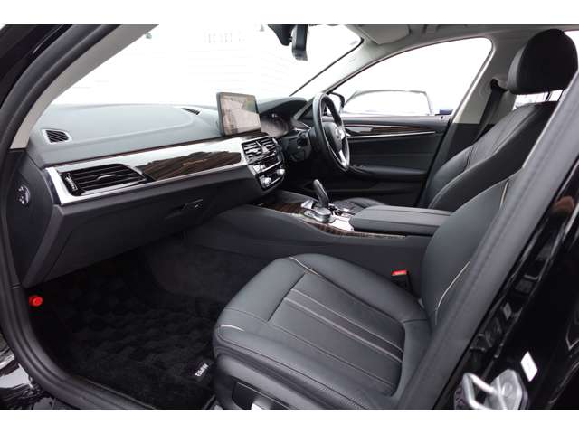 ＢＭＷ ５シリーズ ５２３ｉ　ラグジュアリー R3年 (近畿) 99