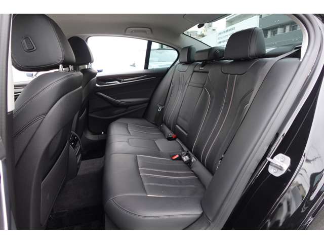 ＢＭＷ ５シリーズ ５２３ｉ　ラグジュアリー R3年 (近畿) 99