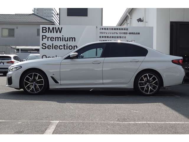 ＢＭＷ ５シリーズ ５２３Ｄ Ｘドライブ Ｍスポーツ ディーゼルターボ ４ＷＤ R4年 (近畿) 99