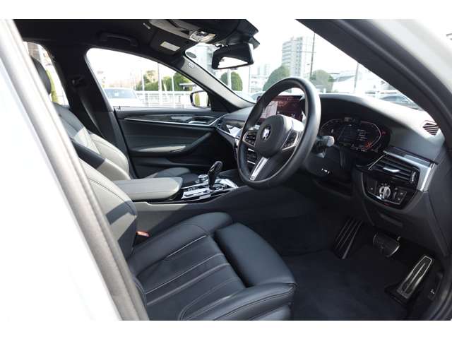 ＢＭＷ ５シリーズ ５２３Ｄ Ｘドライブ Ｍスポーツ ディーゼルターボ ４ＷＤ R4年 (近畿) 99