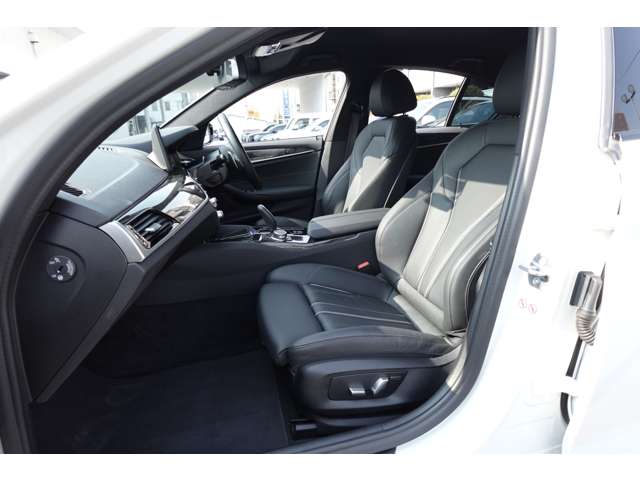 ＢＭＷ ５シリーズ ５２３Ｄ Ｘドライブ Ｍスポーツ ディーゼルターボ ４ＷＤ R4年 (近畿) 99