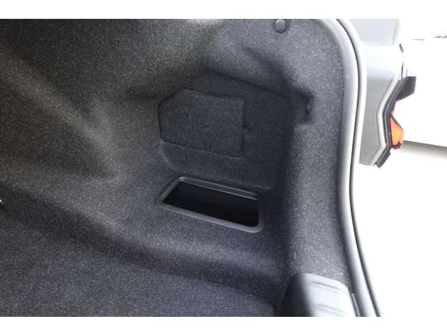 ＢＭＷ ５シリーズ ５２３Ｄ Ｘドライブ Ｍスポーツ ディーゼルターボ ４ＷＤ R4年 (近畿) 99