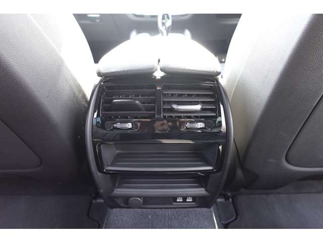 ＢＭＷ ５シリーズ ５２３Ｄ Ｘドライブ Ｍスポーツ ディーゼルターボ ４ＷＤ R4年 (近畿) 99