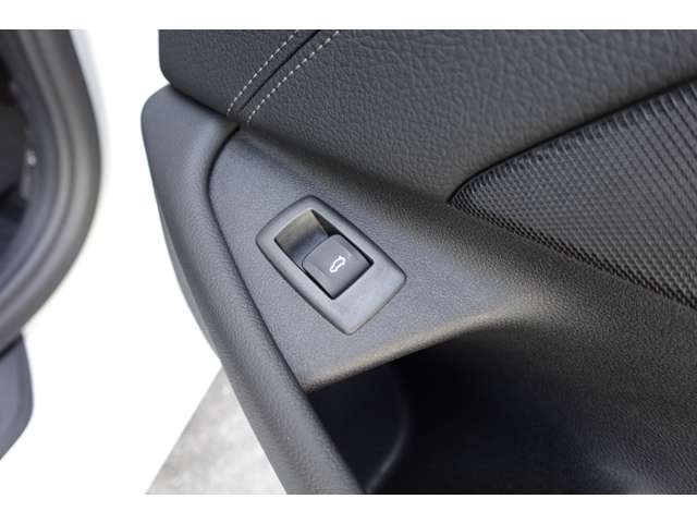 ＢＭＷ ５シリーズ ５２３Ｄ Ｘドライブ Ｍスポーツ ディーゼルターボ ４ＷＤ R4年 (近畿) 99