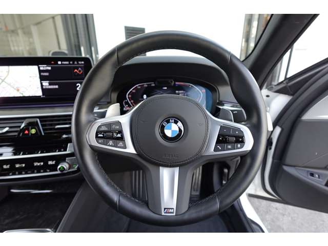 ＢＭＷ ５シリーズ ５２３Ｄ Ｘドライブ Ｍスポーツ ディーゼルターボ ４ＷＤ R4年 (近畿) 99