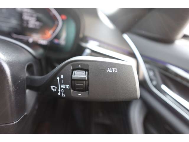 ＢＭＷ ５シリーズ ５２３Ｄ Ｘドライブ Ｍスポーツ ディーゼルターボ ４ＷＤ R4年 (近畿) 99