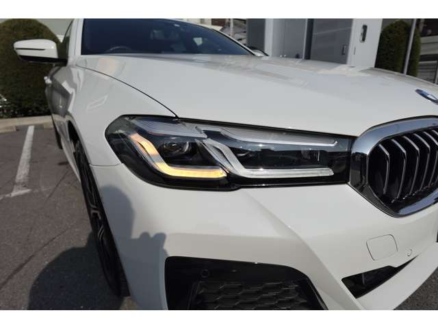 ＢＭＷ ５シリーズ ５２３Ｄ Ｘドライブ Ｍスポーツ ディーゼルターボ ４ＷＤ R4年 (近畿) 99